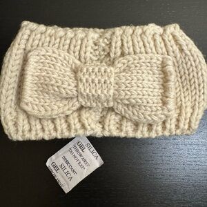 Cute and Warm Ivory Bow Sweater Headband NWT